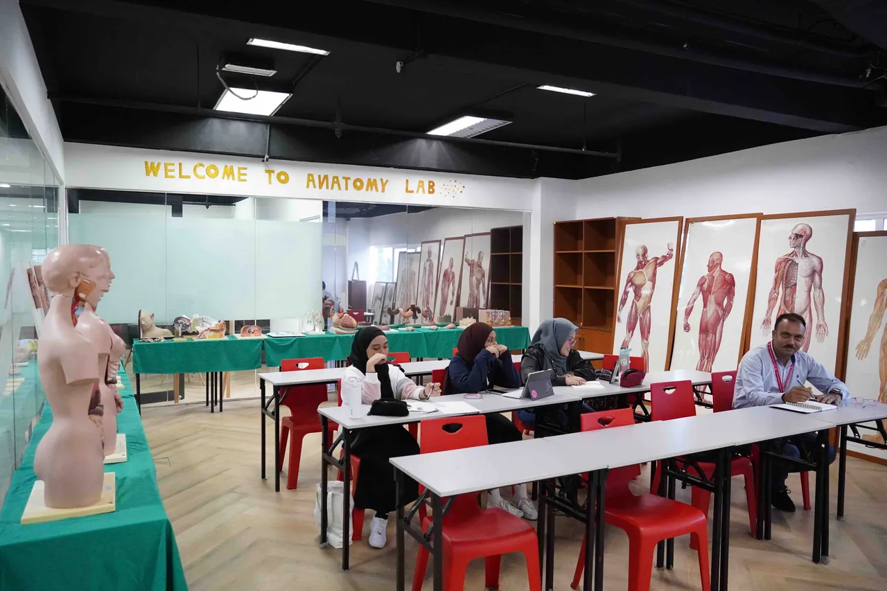 시티 대학교 말레이시아 해부학 실습실 수업