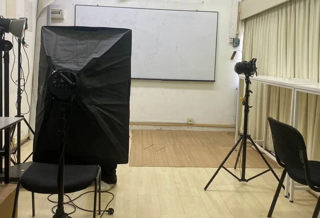 래플스 칼리지 쿠알라룸푸르 사진 스튜디오 조명 장비